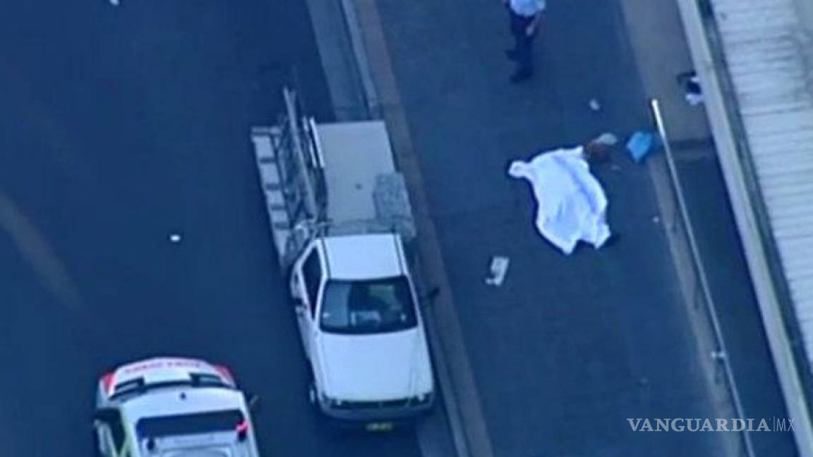 Mueren dos personas en tiroteo frente a estación de policía en Sidney