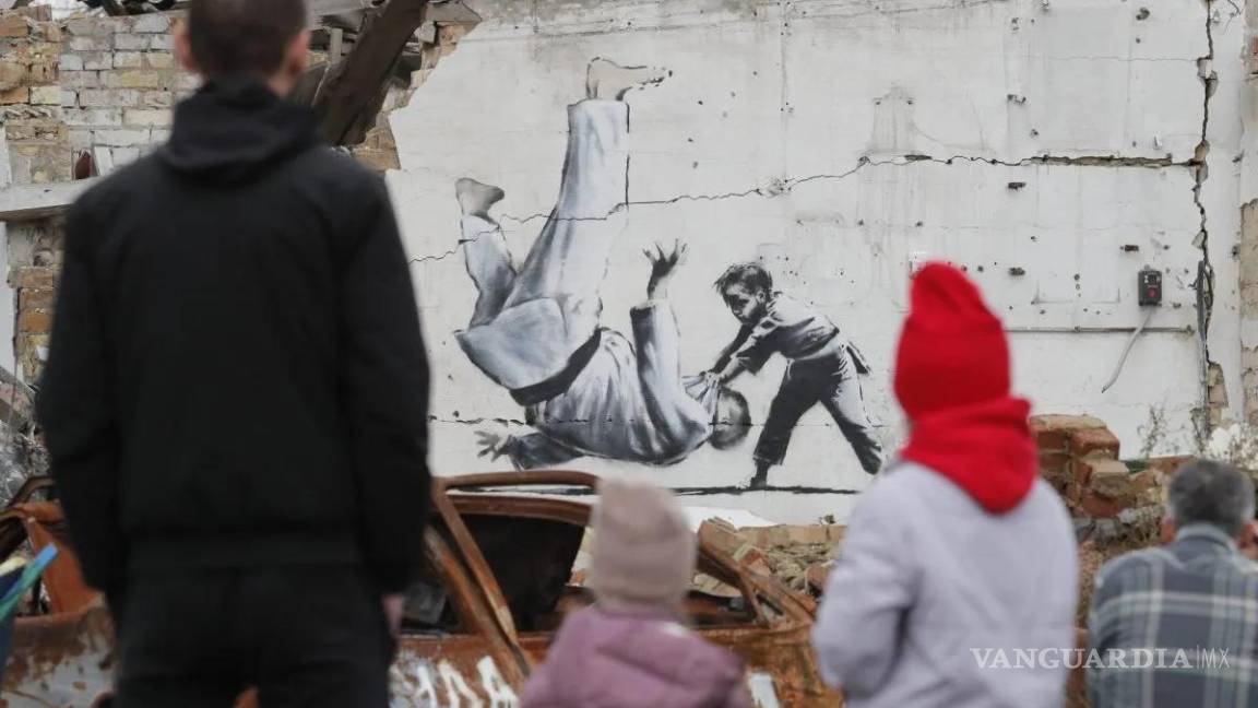 $!Banksy creó siete murales en varios lugares de Ucrania informó el medio especializado The Art Newspaper el 15 noviembre de 2022.