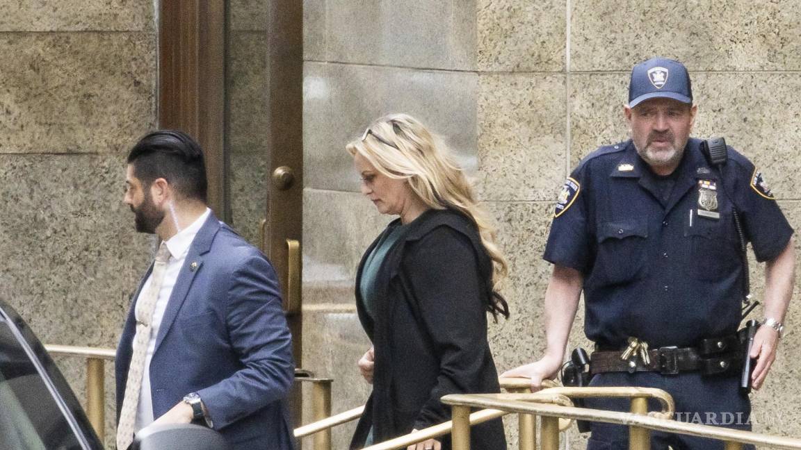 Interrogan a Stormy Daniels por caso Donald Trump y abogada la acusa de ‘mentirosa’