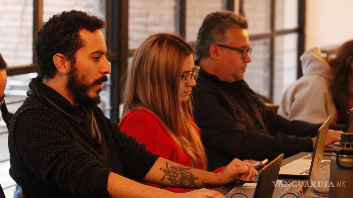 $!El equipo de producción estuvo presente durante la lectura.