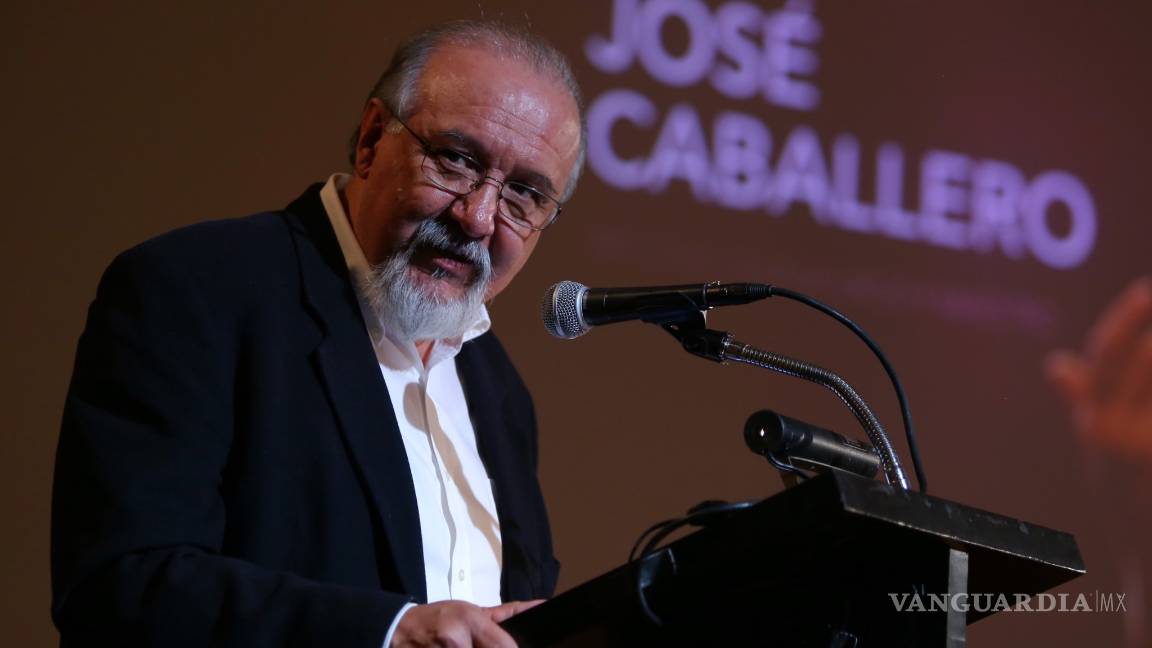 $!Dan la Medalla Bellas Artes al dramaturgo José Caballero