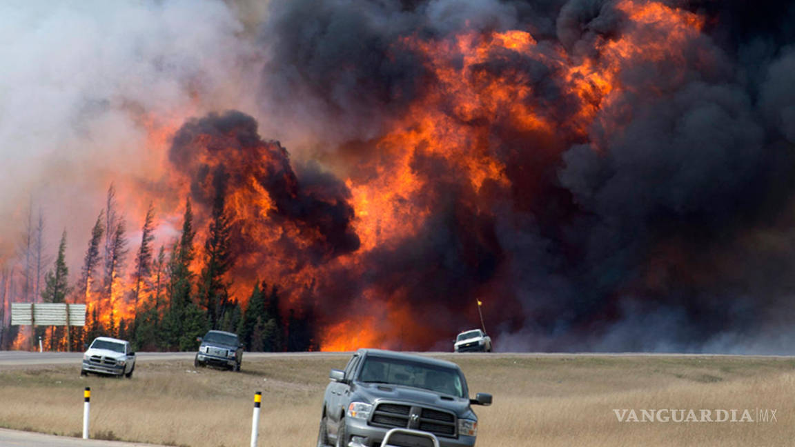 Alerta en Canadá: Megaincendio se expande a provincia petrolera