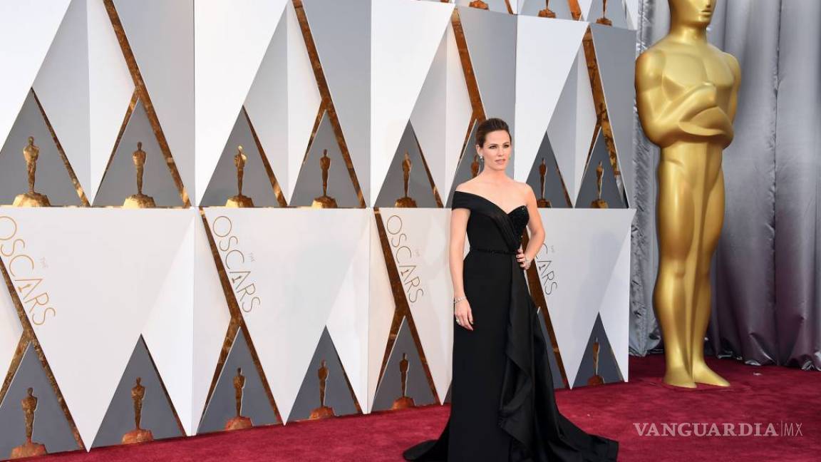 Vestido de los Oscar provocó calambres a Jennifer Garner