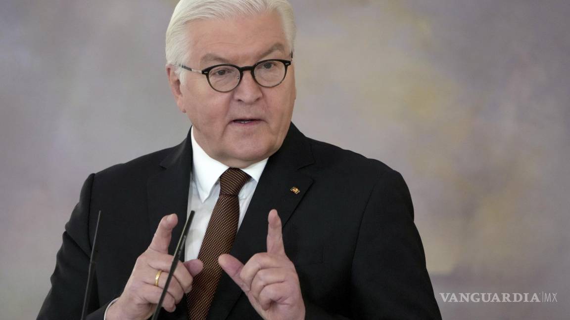 Advierte presidente de Alemania a Putin entre máximas tensiones que le “quite la soga a Ucrania”