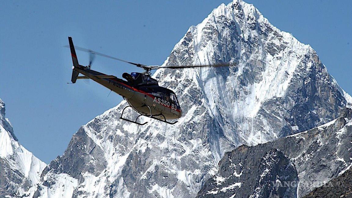 Mueren cinco mexicanos al estrellarse un helicóptero cerca del monte Everest
