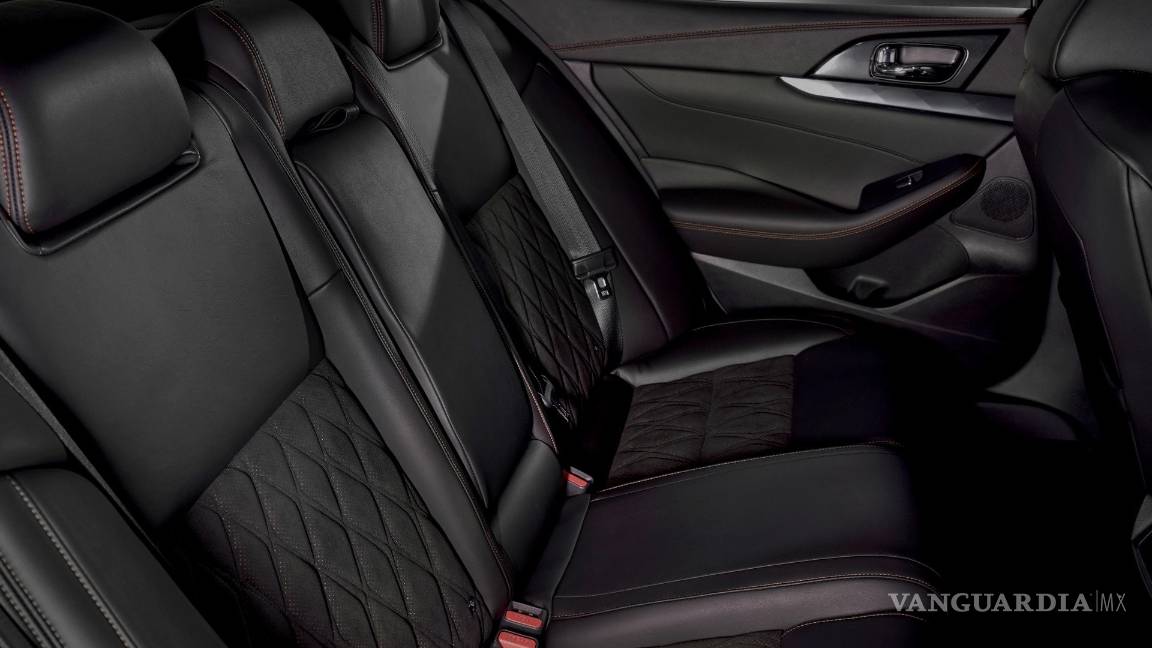 $!Nissan presenta el nuevo Maxima; más llamativo, sobre todo en el interior