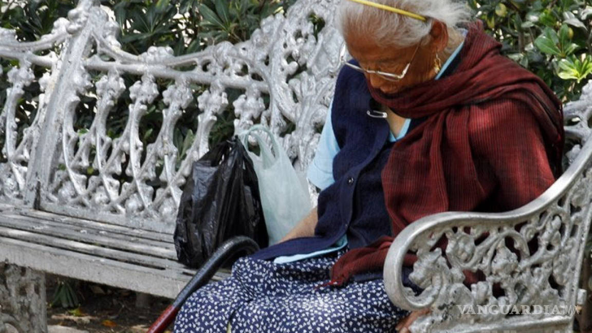 4.7 millones de ancianos en México sobrevive su vejez con una pensión mensual de 600 pesos