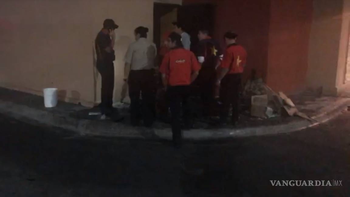 Evacúan restaurante por incendio en Saltillo
