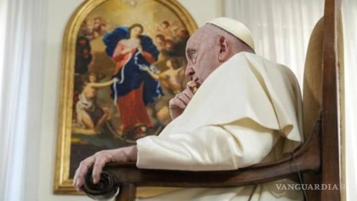 El Papa Francisco muestra una ‘ligera mejoría’, se levantó a desayunar mientras lucha contra la neumonía