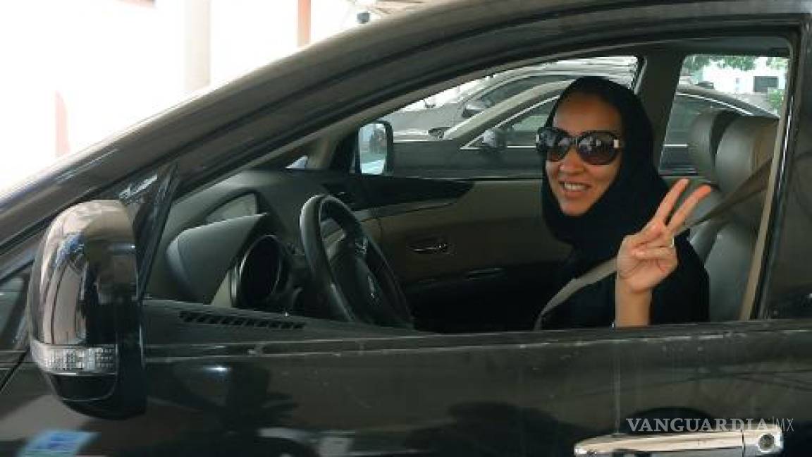 Arabia Saudita permitirá que las mujeres conduzcan