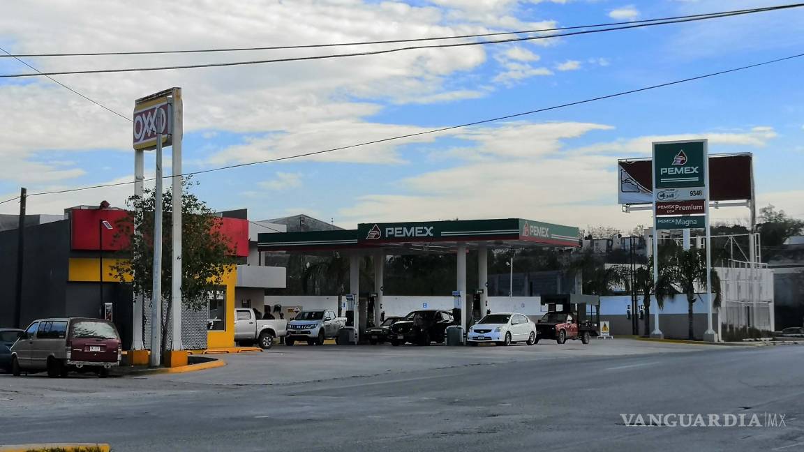 $!Continúa escasez de gasolina en Monclova y la Región Centro