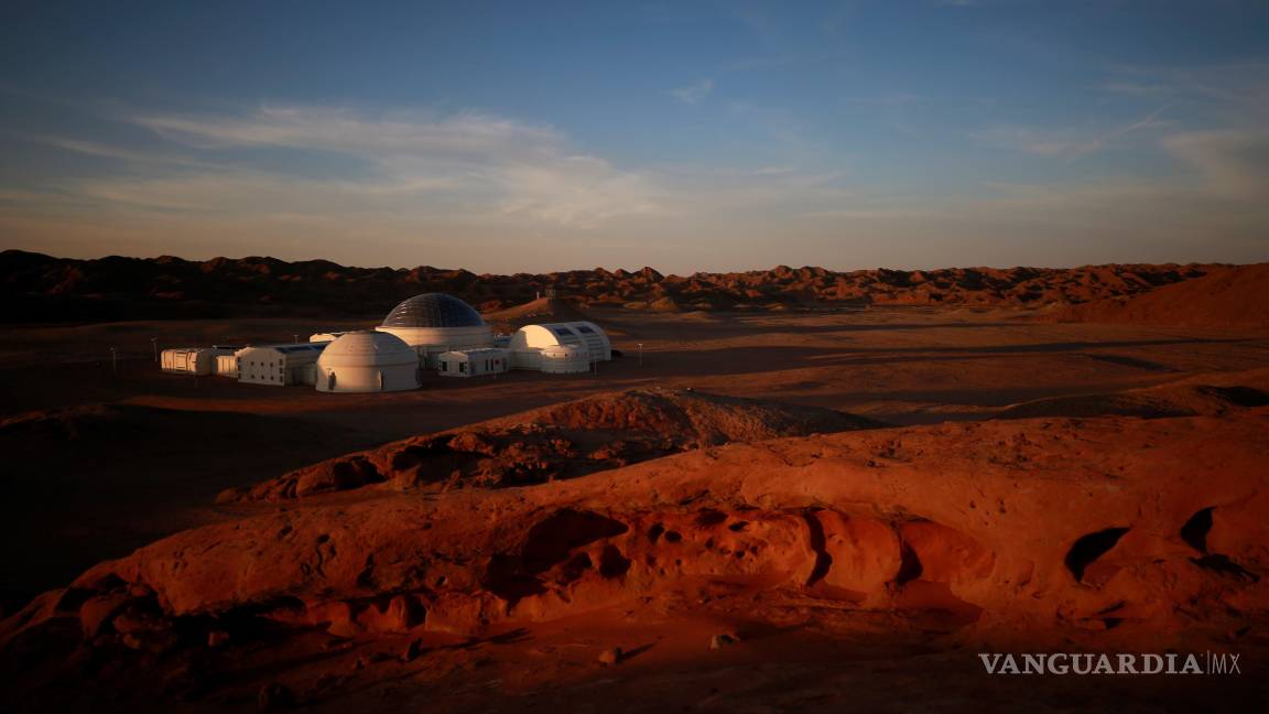 $!Vista de la base de simulación del Proyecto Espacio-C que simula la vida en Marte en el desierto de Gobi en China. El debate se centra en que el denominado planeta azul no tiene dueño, no es de nadie.
