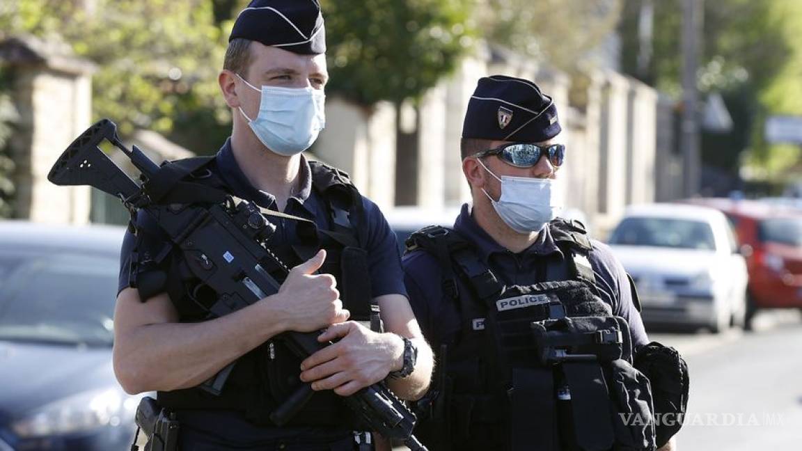 Suben penas en Francia por agredir policías