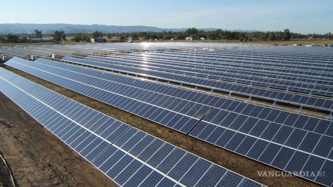 Peñoles evalúa dos proyectos solares informa director general