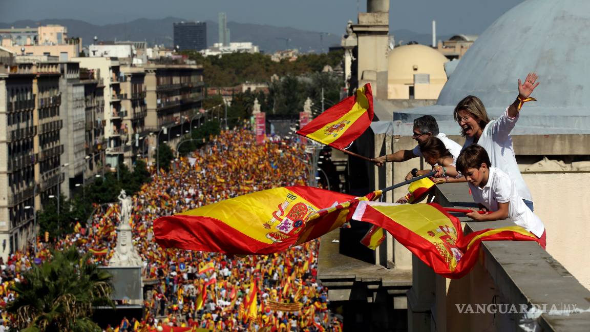 $!"No" a independencia de Cataluña: Miles marchan en Barcelona