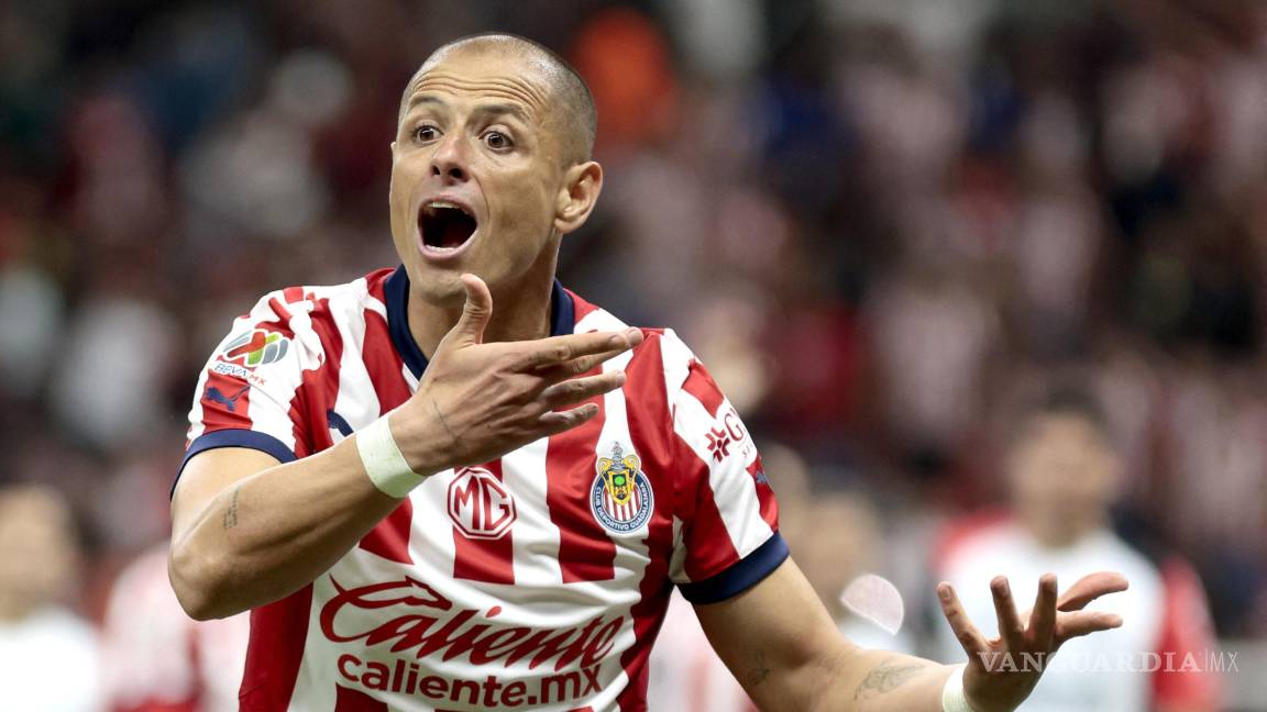 Chicharito Hernández se disculpa tras polémica por comentarios sexistas