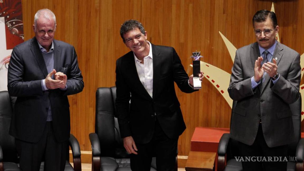 Antonio Banderas es galardonado con el Mayahuel de Plata
