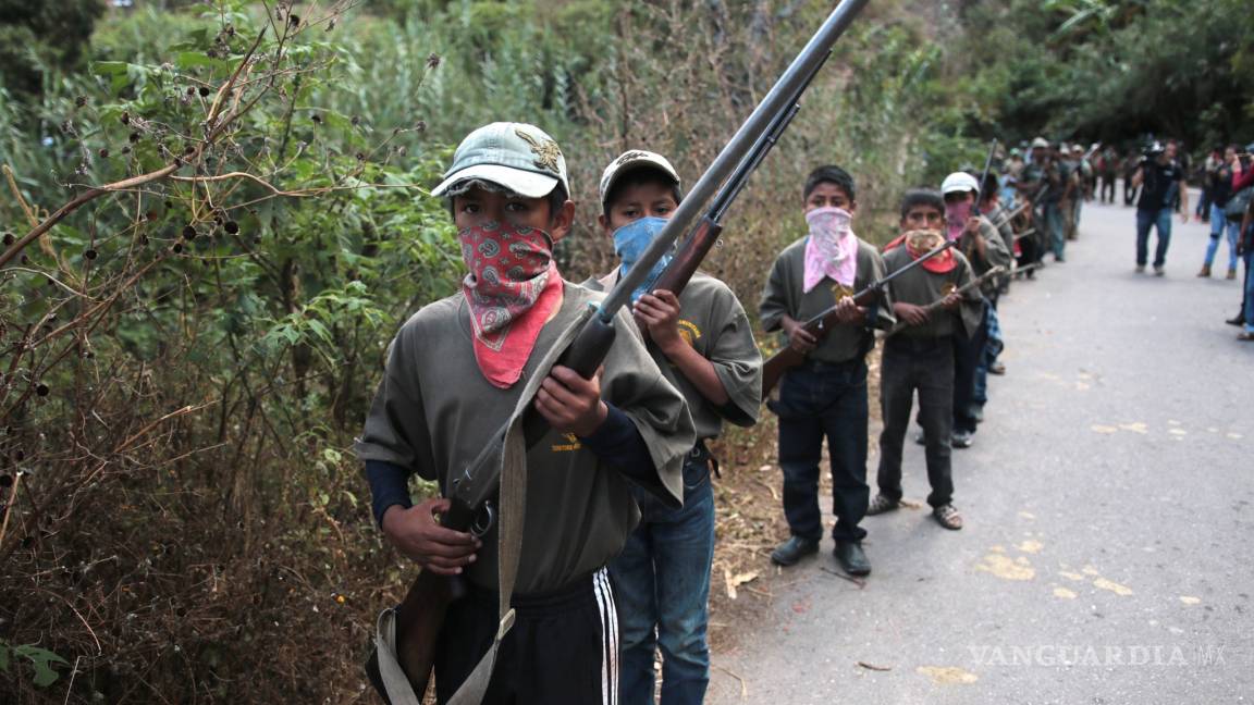 Ante abandono de autoridades e inseguridad, niños de 6 a 15 años se unen a la policía comunitaria en Guerrero
