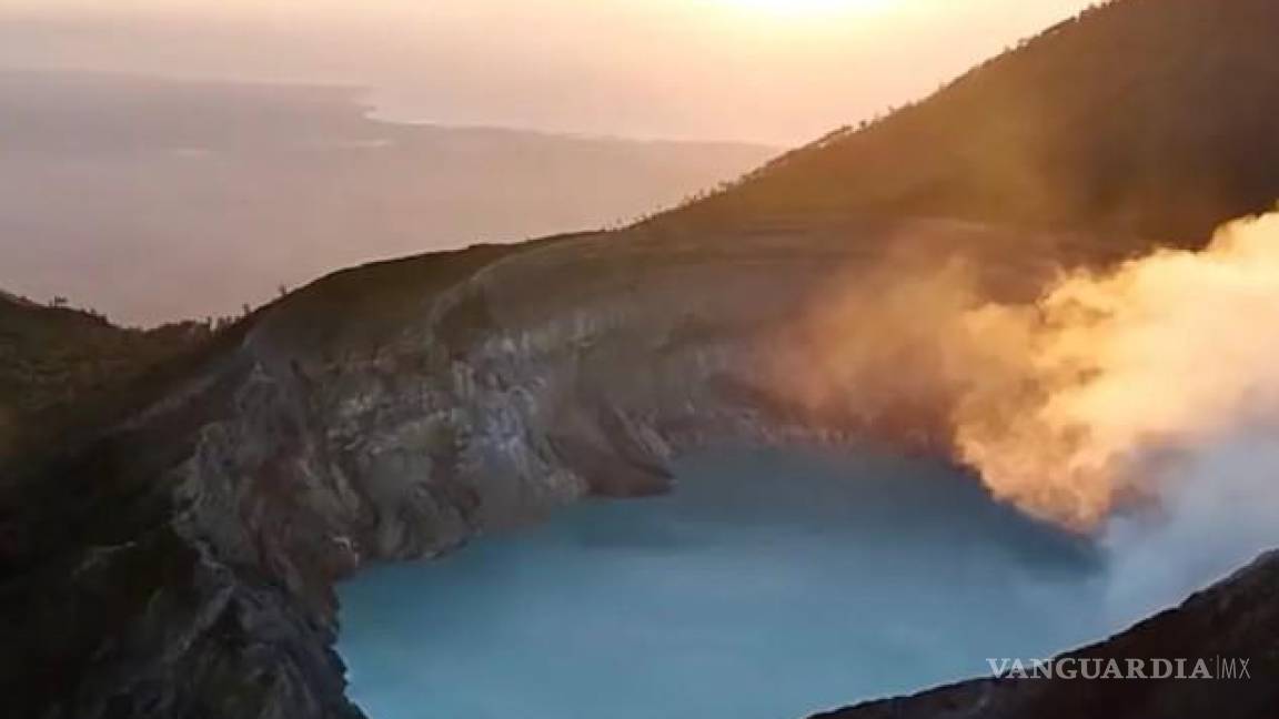 Una más... turista cae y muere en un volcán activo en Indonesia mientras posa para una foto