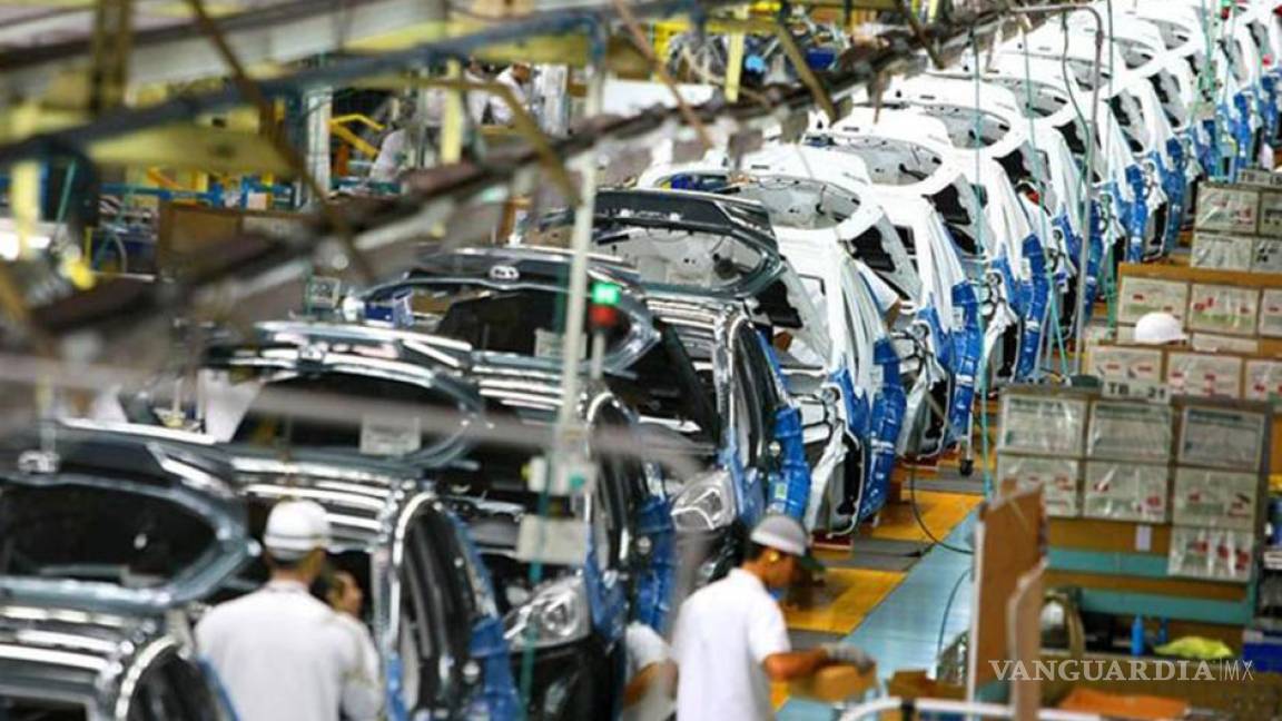 Enfrenta Industria automotriz nueva amenaza; acuerdo entre EU y México permitiría a Trump imponer aranceles de hasta 25%