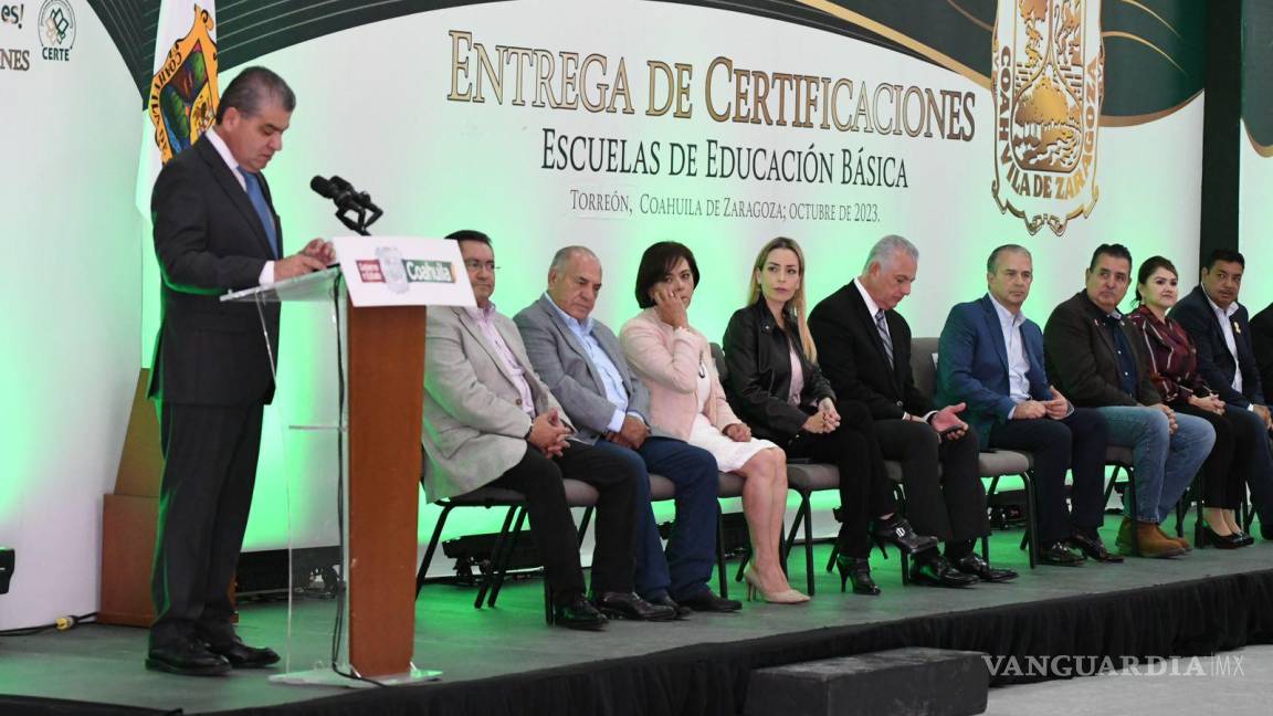 Entrega Gobernador de Coahuila certificaciones y estímulos a 45 escuelas públicas