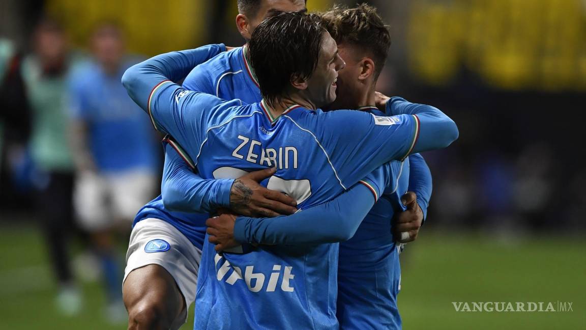 Napoli golea 3-0 a la Fiorentina en la Supercopa de Italia y está en la Final