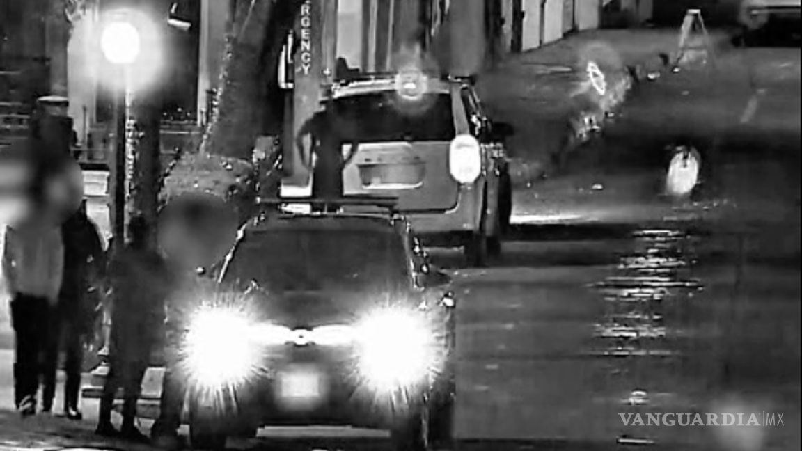 $!Rodrigo Manuel “N” y Brandon Alejandro “N” fueron detenidos tras ser captados intentando robar una motocicleta en el Centro de Saltillo.