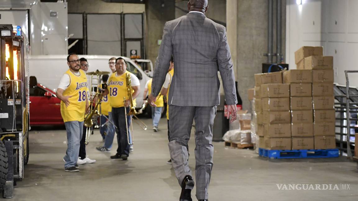 El fin de una era: el 'Magic' Johnson deja a los Lakers de Los Ángeles