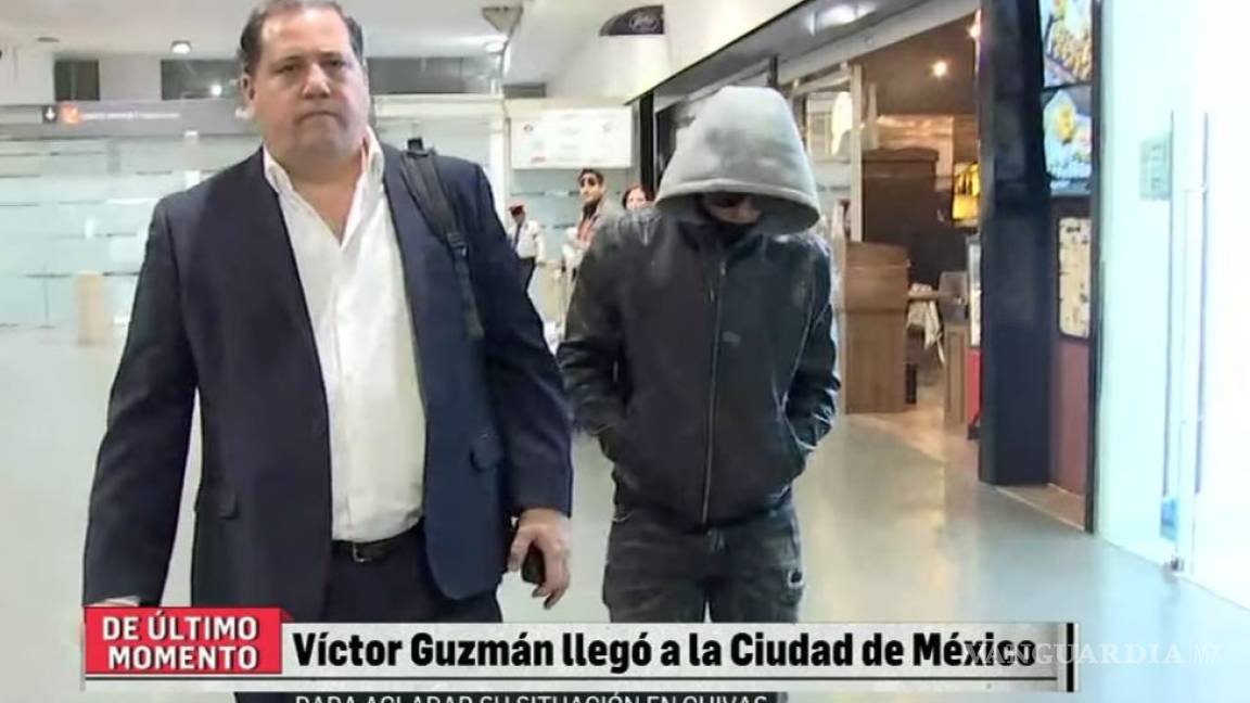 Víctor Guzmán llega a la CDMX para aclarar su futuro en el futbol mexicano