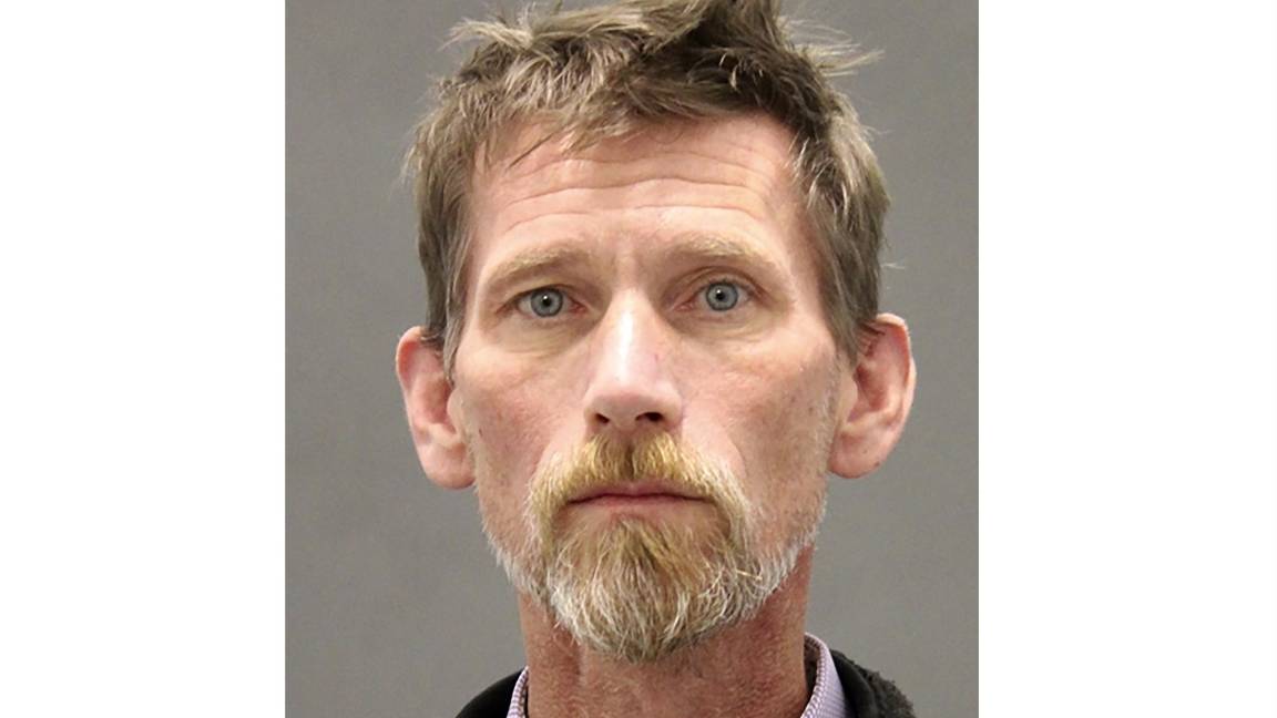 $!Jason Eaton, de 48 años, sería el autor del ataque contra los tres jóvenes estudiantes, quienes al parecer portaban su tradicional pañuelo palestino.