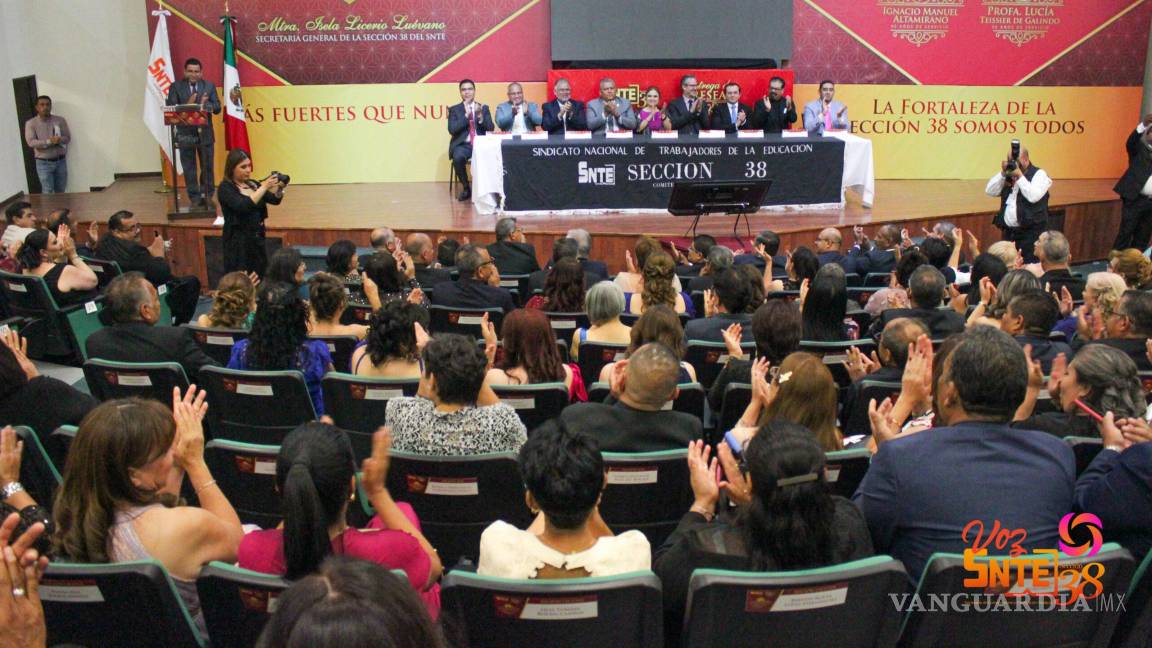 Otorgan presea estatal a maestro de Acuña por su compromiso ambiental