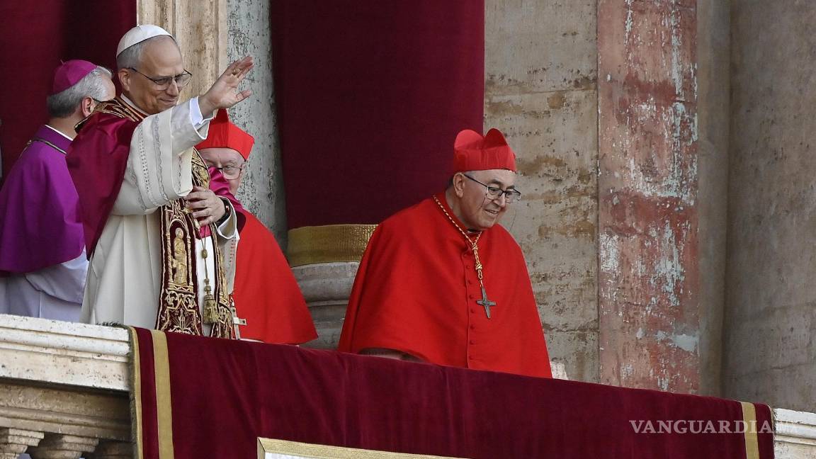 $!Robert Prevost inicia su papado con el nombre de León XIV y arriba a la silla de San Pedro, convirtiéndose en el primer pontífice estadounidense.