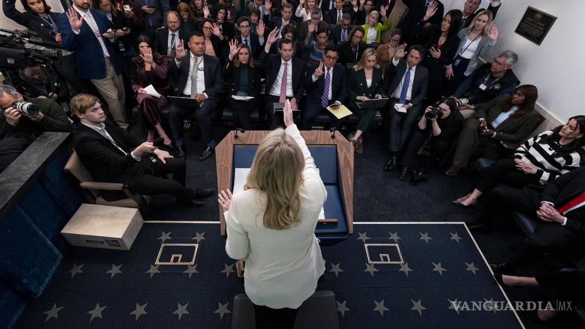 $!Karoline Leavitt, portavoz de la Casa Blanca, afirmó en relación aranceles adicionales del 50 % entrarán en mañana miércoles