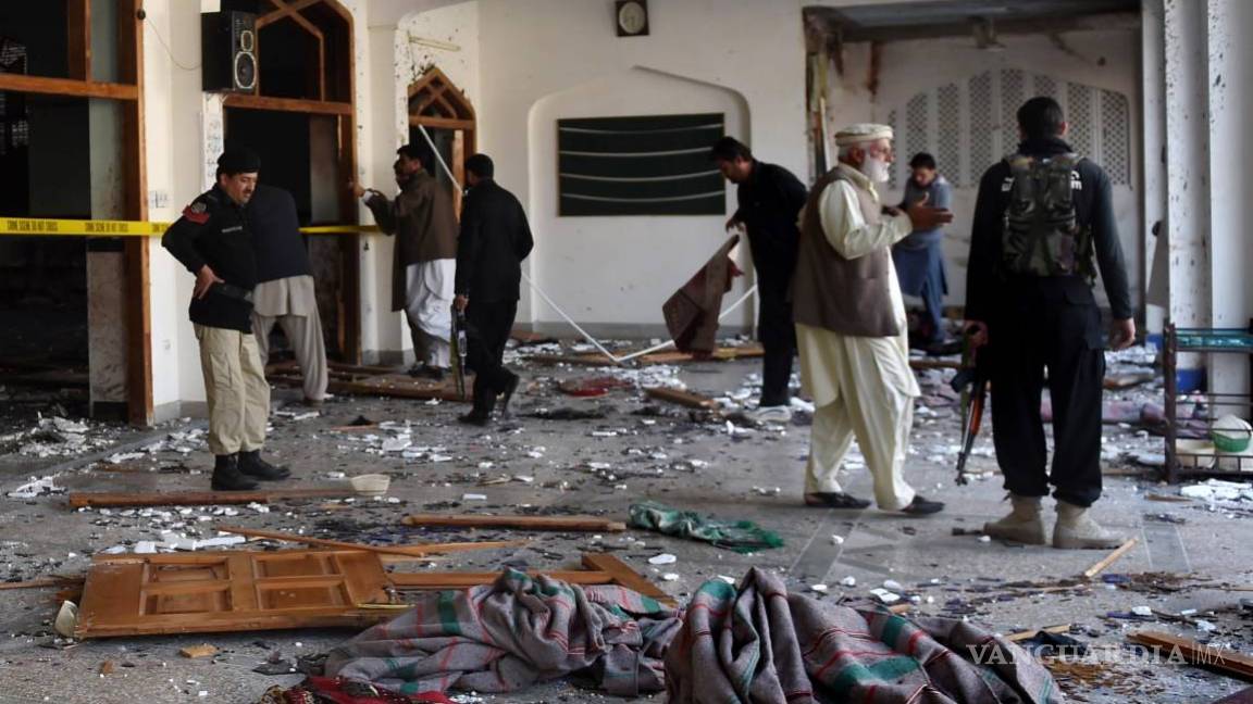 Al menos 22 muertos y 60 heridos al explotar una bomba en mercado de Pakistán