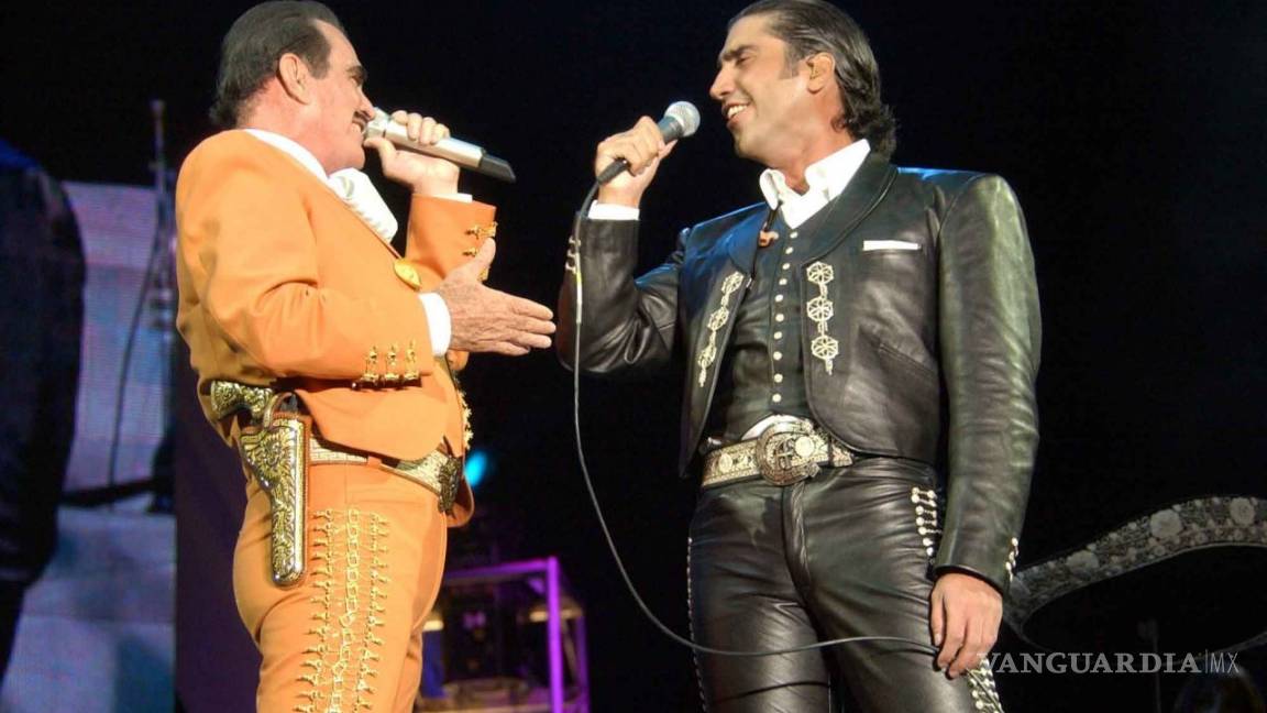 $!“Hecho en México” une a Vicente y Alejandro Fernández después de 28 años