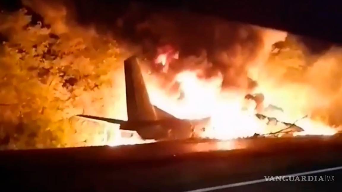 Avión militar se estrella en Ucrania: hay al menos 20 muertos