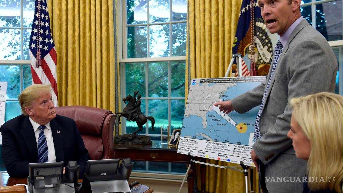 $!Trump pide a la población que se resguarde del huracán "Florence"