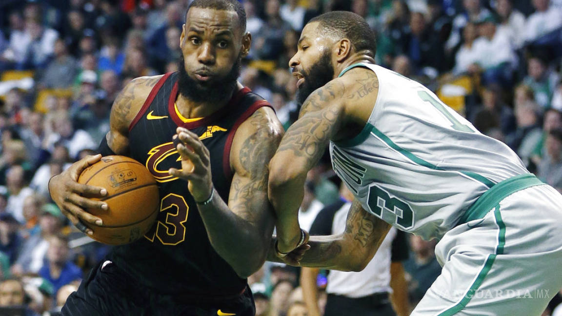 LeBron no se inmuta con la historia y mística de los Celtics