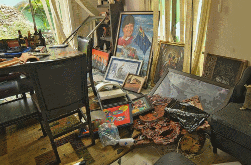 $!Saquean y destrozan la casa de Evo Morales, así quedó