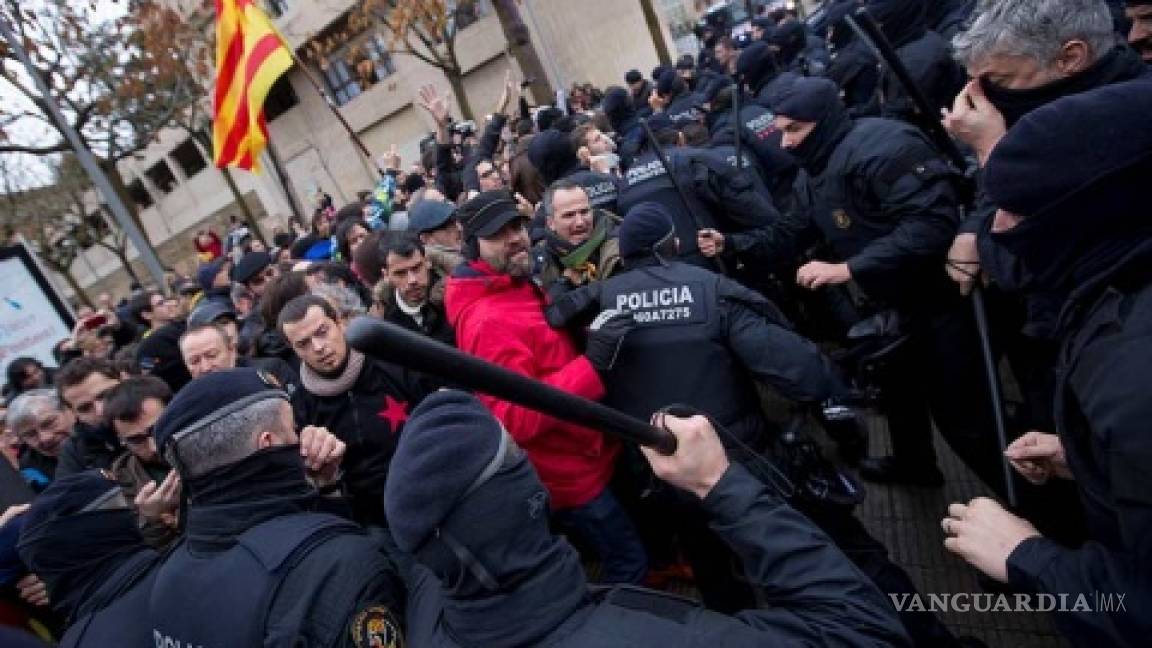 Policía española concluye operativo especial en Cataluña