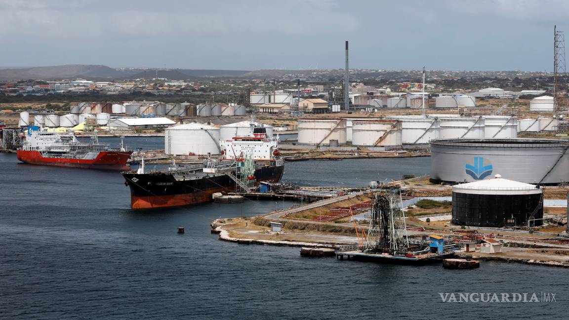 $!En caída libre la producción petrolera de Venezuela, se desploma hasta 732 mil barriles/día