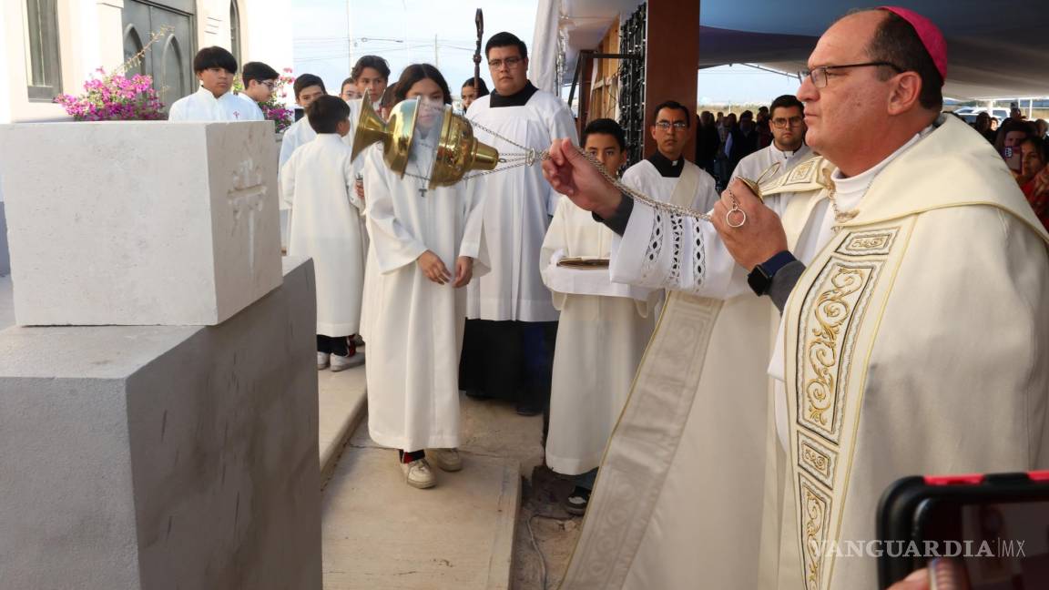 Unidad y fe: colocan la primera piedra de la Parroquia Santiago Apóstol de Saltillo