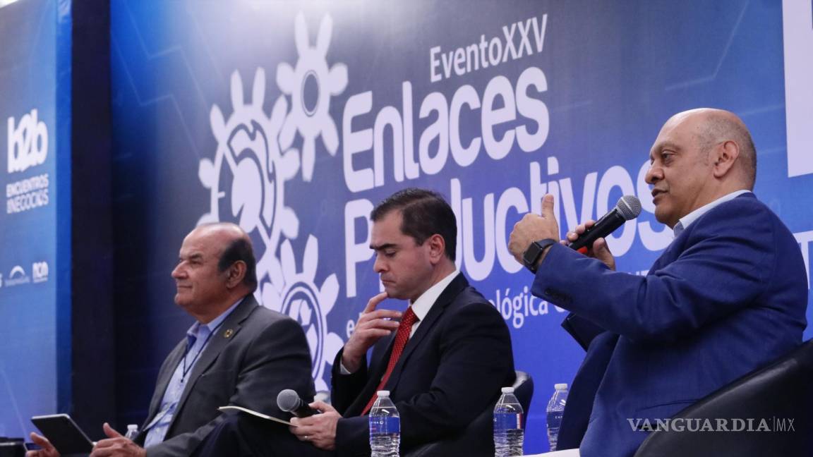 Realizan panel sobre nearshoring e infraestructura en Saltillo