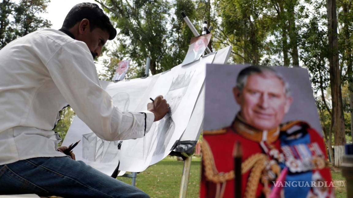 Así inicia el reinado del Carlos III tras una larga espera para ser el monarca británico (fotos)