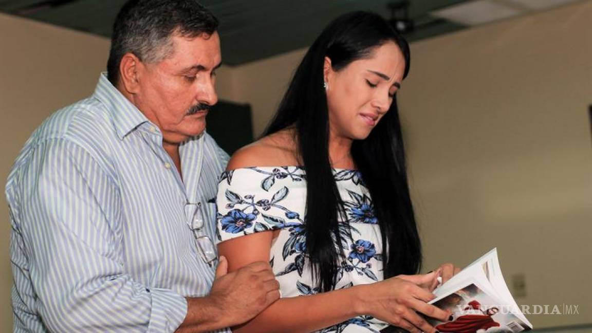 Sobreviviente de tragedia de Chapecoense presenta entre lágrimas su libro