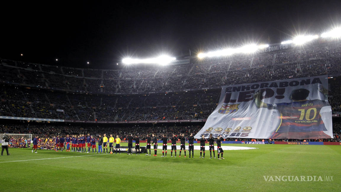 Messi ofrece su quinto Balón de Oro al Camp Nou