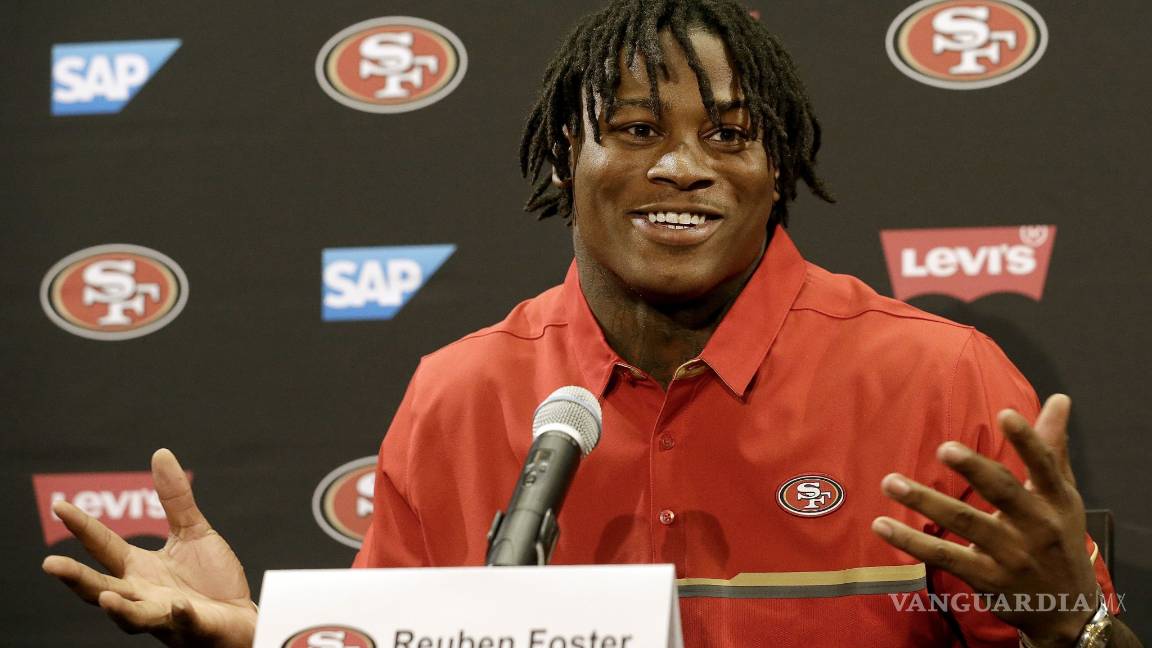 $!Kareem Hunt se une a la lista de los jugadores 'violentos' y 'desordenados' de la NFL