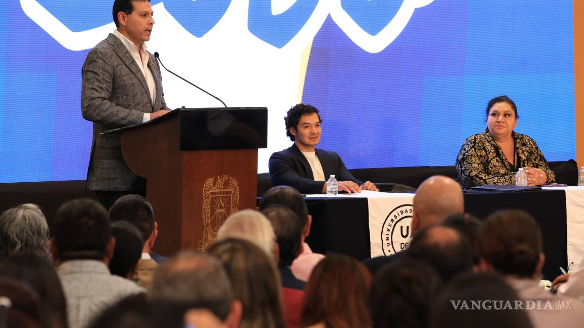 $!Reconoce UAdeC a 102 estudiantes con presea Lobo 2025