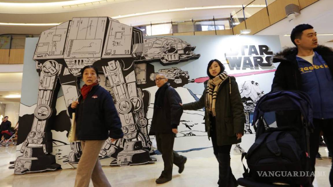 &quot;The Force Awakens&quot; logra tercer mejor estreno en la historia china
