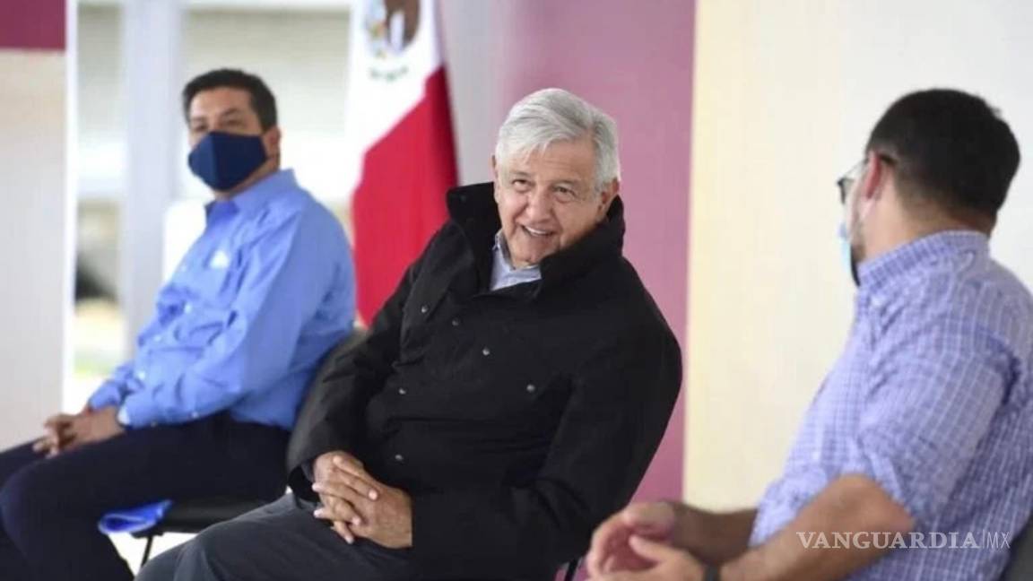 $!La chaqueta de AMLO a 35oC de temperatura